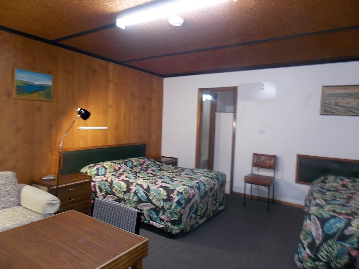 Heywood Motor Inn Room photo